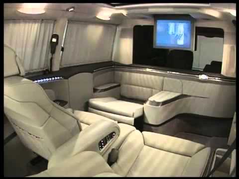 سيَّارة راقية من علامة مرسيدس