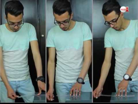 بالفيديو  زكريا 36 يعزف مقطوعة شهيرة من الثمانينات بواسطة مسطرة