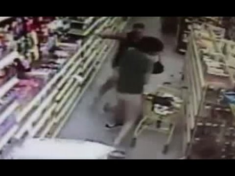 شاهد رجل يحاول اختطاف فتاة