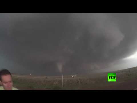 إعصار يضرب شمال شرق تكساس