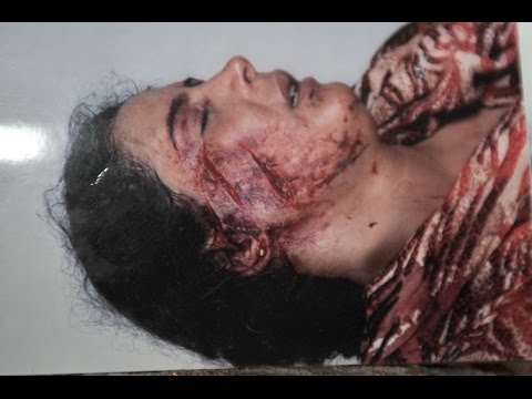 بالفيديو  زوج يطعن زوجته بسكين و يهرب