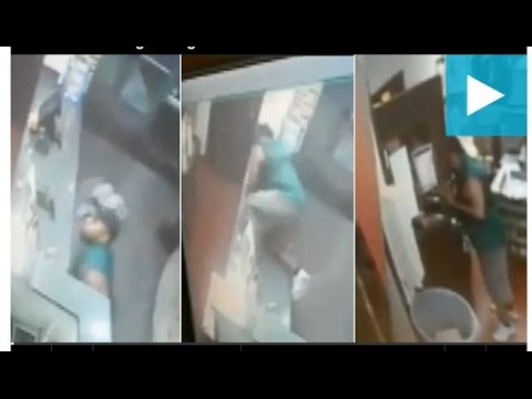 لحظة اعتداء رجل على عاملة في برغر كينج