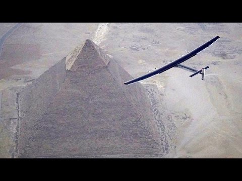 شاهد طائرة سولار إمبالس 2 تهبط في القاهرة قبل إتمام رحلتها