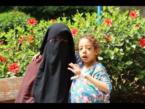 طفلة تستنجد بالمحسنين بعد إصابتها بمرض نادر