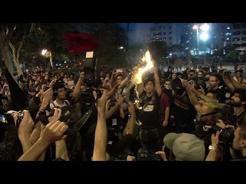 بالفيديو شاهد دورة الألعاب الأولمبية تُشعل فتيل المظاهرات