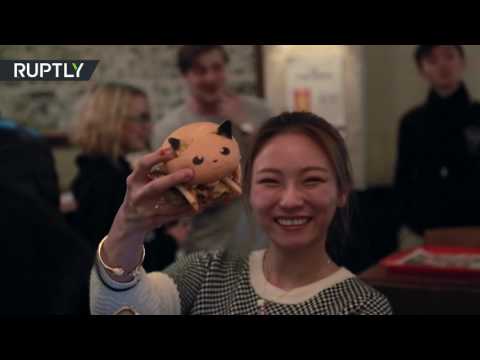 بالفيديو شاهد مطعم يقدّم ساندويتشات برغر على شكل بوكيمون