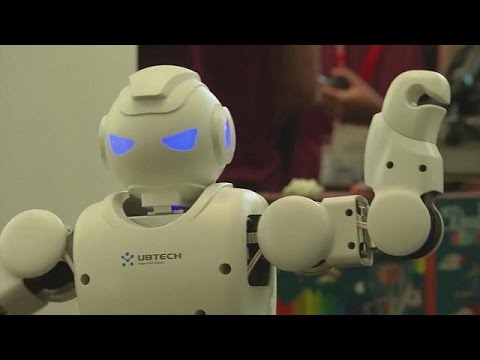 روبوتات المنازل  نجمة معرض إيفا لعام 2016