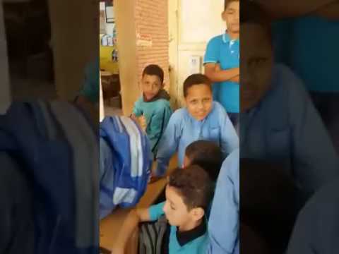 130 طالبًا وطالبة داخل فصل واحد في إحدى مدارس الهرم