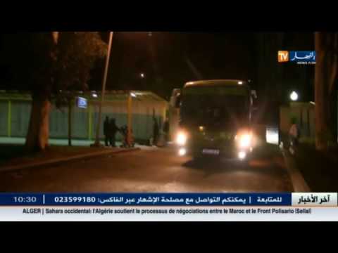 شاهد المنتخب الوطني يحلّ في مطار هواري بومدين