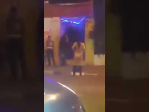 شاهد امراة عارية تمامًا تتجول في شوارع أكادير