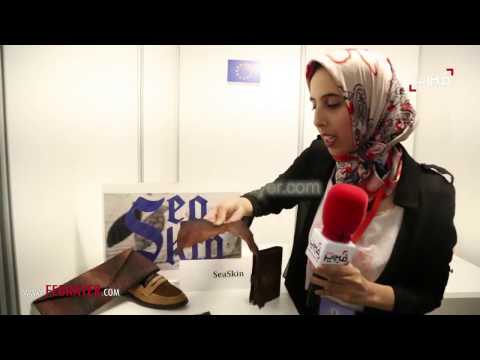 شاهد  شابة مغربية تحوّل بقايا السمك إلى أحذية