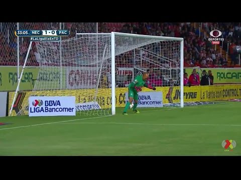 خطأ ساذج للحارس أوسكار بيريز