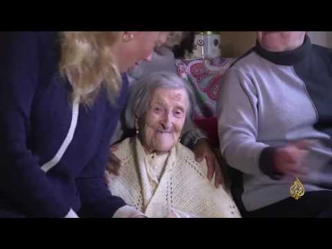 المعمرة الإيطالية إيما تحتفل بعيد ميلادها الـ 117