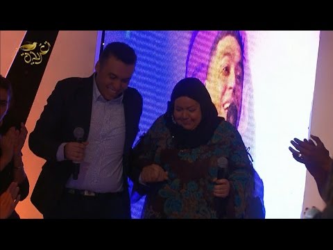 بالفيديو  أم الفنان زكرياء الغفولي في برنامج تغريدة