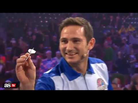 شاهد فرانك لامبارد يستعرض مهارته في رمي السهام