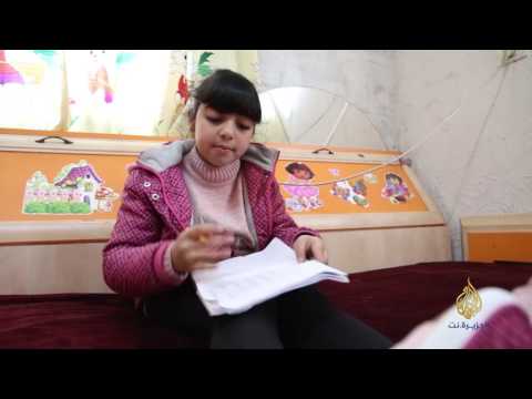 شاهد سيدرا طفلة ودعت أمها أمام السجن