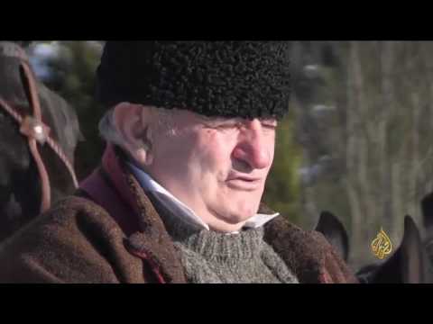 بالفيديو  سباق التزلج بالجياد رياضة عائلية في بولندا