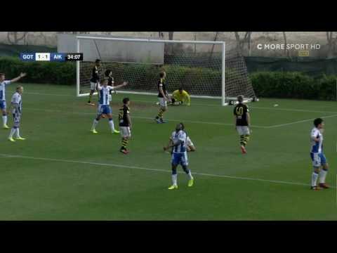 شاهد سرعة رد الفعل تخدع الحكم