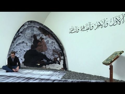 شاهد مسجد ذو هندسة ريادية في بلدة درزية لبنانية