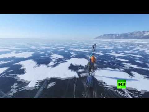 سباق دراجات على جليد بحيرة بايكال