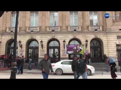 بالفيديو  سلالم المسرح المحلّي تتحوّل إلى سوق فوضوي لبيع العصافير