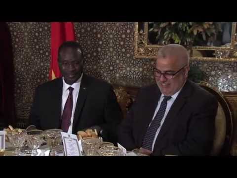 ملك المغرب يقيم مأدبة عشاء لرئيس وزراء بوركينا فاسو