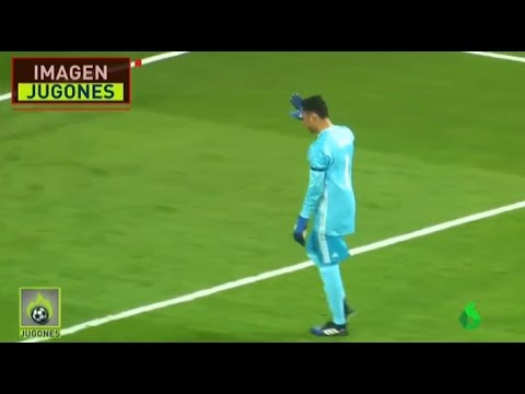 سهم الانتقادات يضرب الكل في الريال