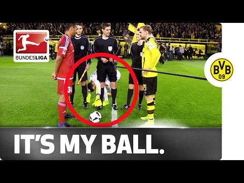 حارس مرمى دورتموند يخطف الأنظار بموقف طريف