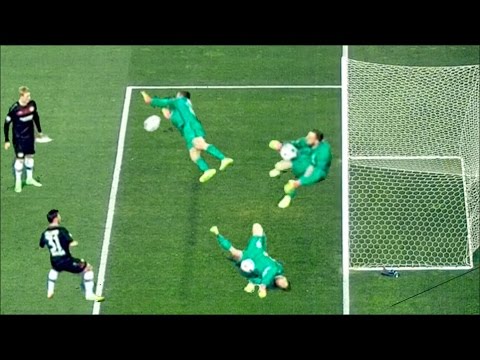 تصديات أسطورية لحراس المرمى في ملاعب الساحرة المستديرة