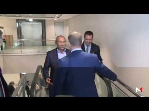 بالفيديو لحظة وصول رئيس الكاف أحمد أحمد إلى مطار الدار البيضاء