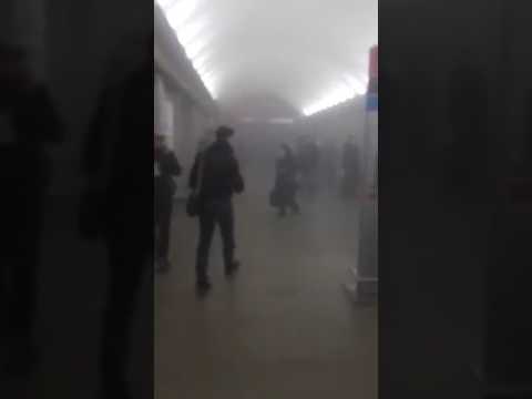 شاهد قتلى وجرحي إثر انفجار مزدوج في محطة مترو روسية