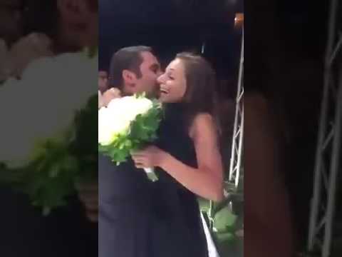 عروس تسعد صديقتها بمفاجأة غير متوقعة