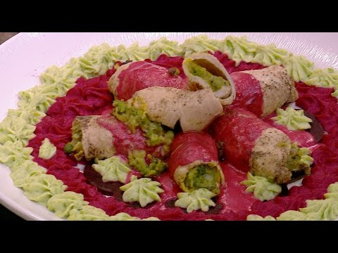 صدور الديك الرومي مع صلصة البنجر