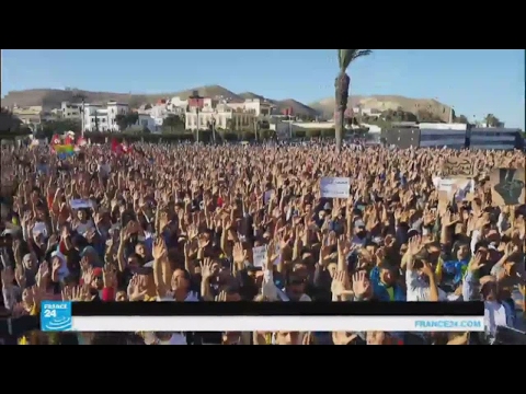 شاهد  آلاف المغاربة يتظاهرون في الحسيمة