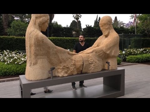 شاهد  إبراهيم معلوف يكلل مسيرة عشر سنوات