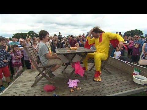 شاهد انطلاق بطولة عالمية في إلقاء البيض