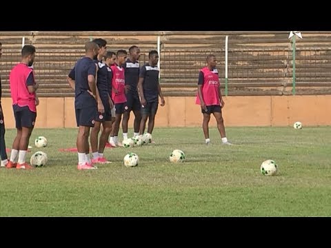 شاهد  آخر استعدادات الوداد و القطن الكاميروني