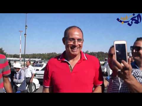 شاهد  استقبىل المغاربة للمدرب بادو الزاكي