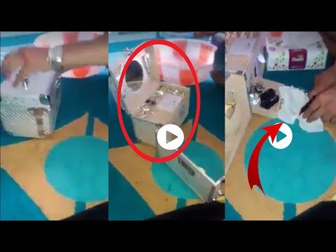 شاهد شيخ يقرأ الرقية الشرعية على صندوق سيّدة ادعت أنّ الجن سرق ذهبها