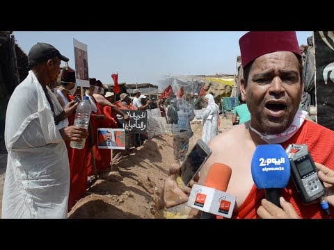 شاهد احتجاجات عنيفة وسط قبر جماعي بالأكفان في إنزكان