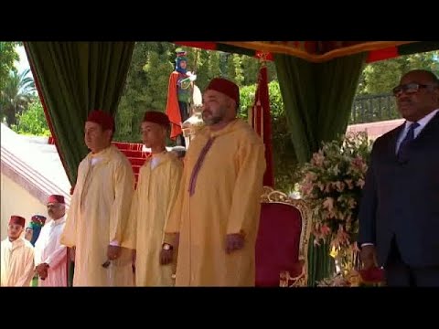 شاهد ملك المغرب يصدر عفوًا في الذكرى الـ18 لاعتلائه العرش