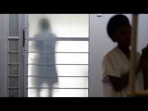 بالفيديو مشروع الموت الرحيم أمام البرلمان الفرنسي