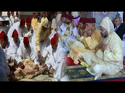 شاهد الملك محمد السادس يؤدي صلاة العيد في مسجد أهل فاس