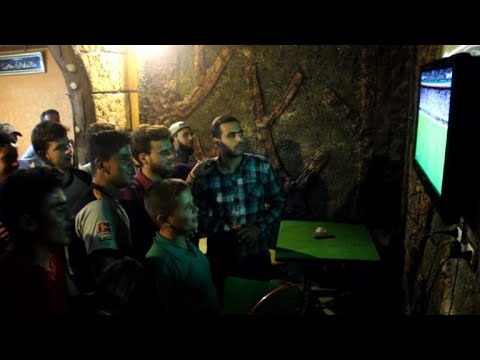 بالفيديو  فرحة الجماهير السورية ببلوغ الملحق القاري لمونديال ٢٠١٨