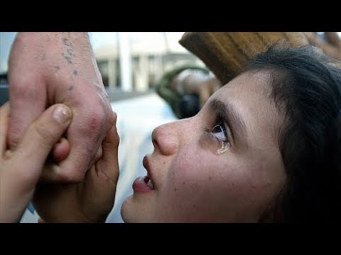 شاهد فتاة تتزوج شابًا لتفاجأ بزوجها الأول يطرق بابها