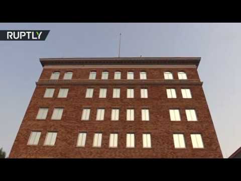 شاهد إنزال العلم الروسي عن مباني القنصلية الروسية في سان فرانسيسكو