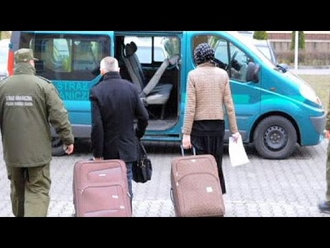 بالفيديو فرنسي يُخبئ زوجته في حقيبته