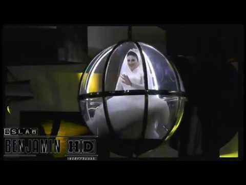 عروس تدخل قاعة الزفاف بتلفريك معلق