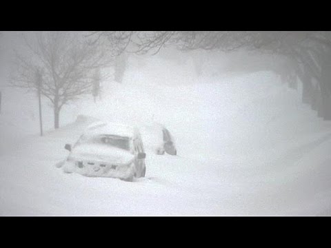 شاهد عاصفة ثلجية تضرب كندا
