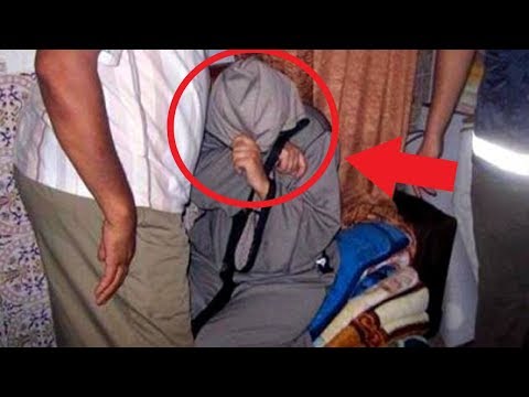 شاهد إبن يعود للمنزل ليجد والدته مع عشيقها 